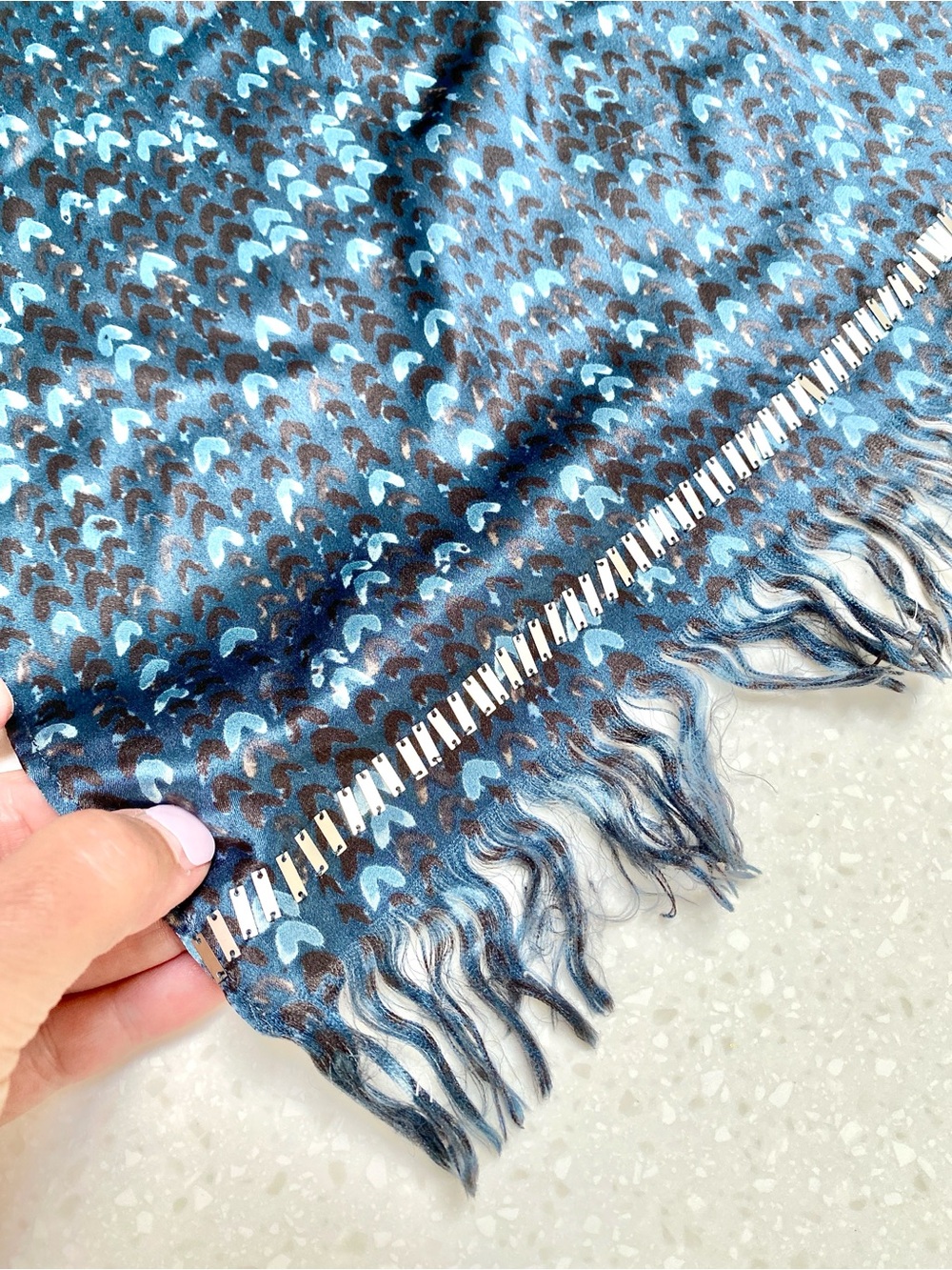 Dreamy silk scarf w metal detailing - Picture 2 of 10